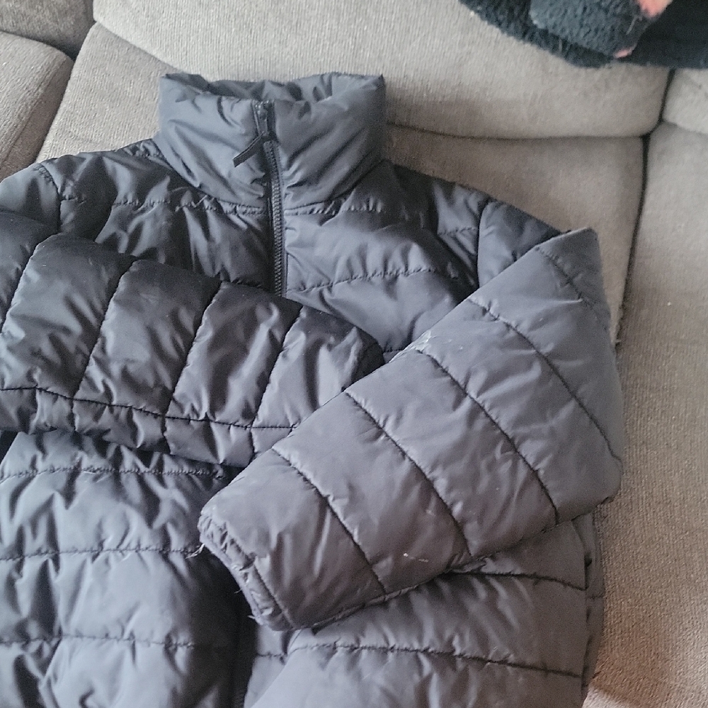 Black Puffer Jacket - Lightweight Warmth